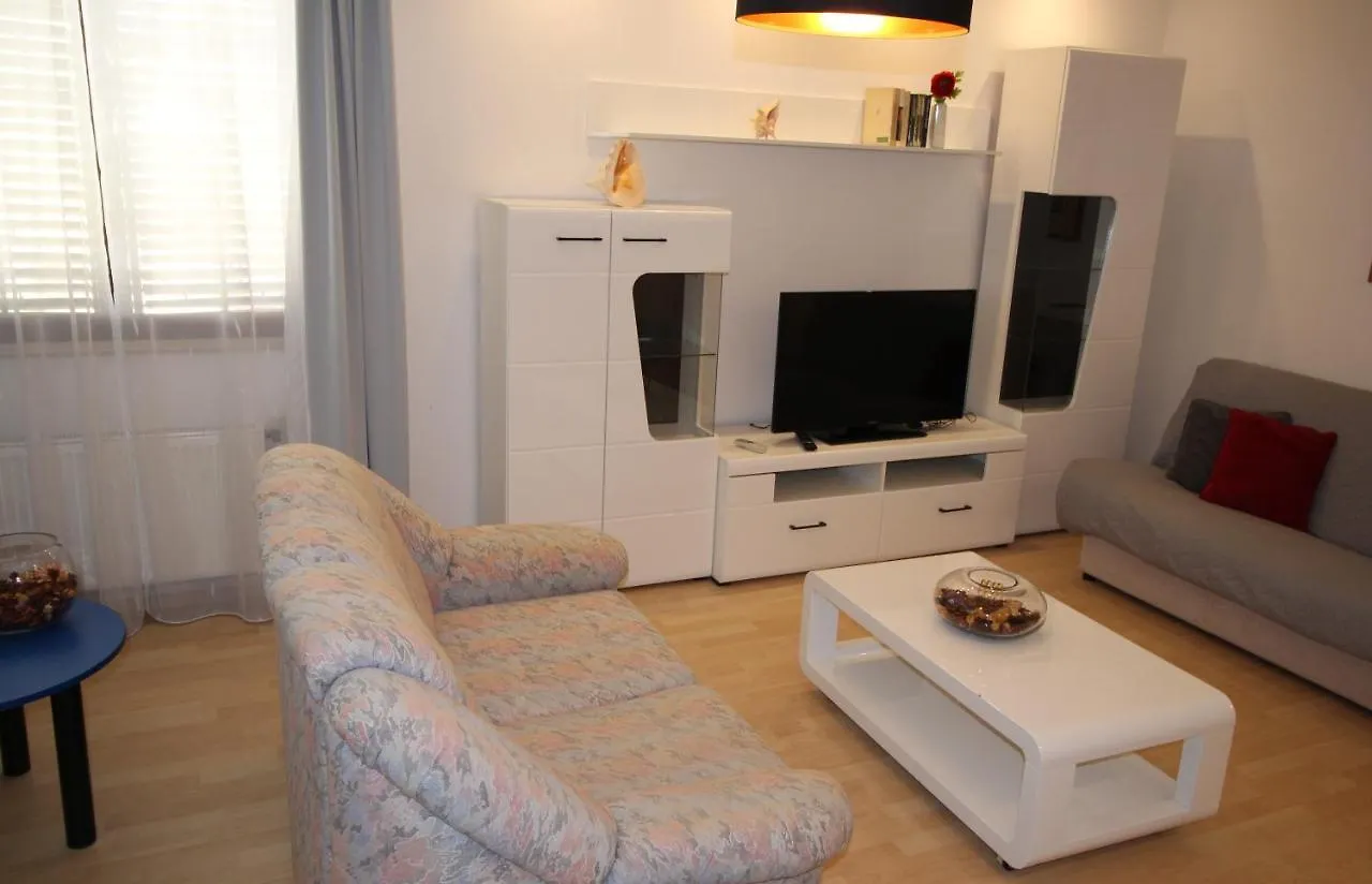 MOLO Beach Grande Rovinj Kroatien
